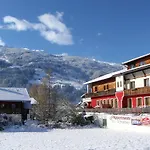 Near Zillertal Slopes Appartement Stumm